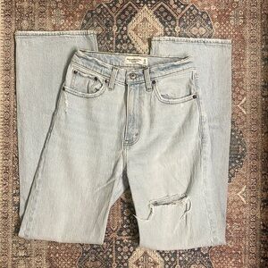 Abercrombie 90s Relaxed High Rise Jean